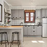 Апартаменты Modern Sea View *